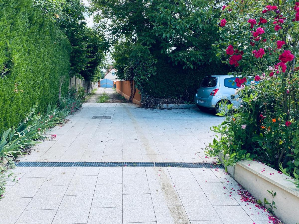 Апартаменты Secret Garden Parking Hyper Centre & Calme Клеи-Суйи Экстерьер фото