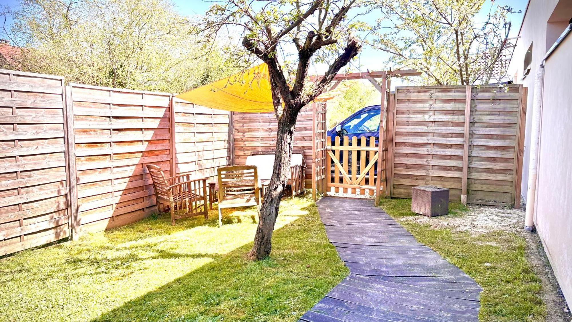 Апартаменты Secret Garden Parking Hyper Centre & Calme Клеи-Суйи Экстерьер фото